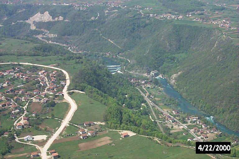 Scenery along valley to Bihac.